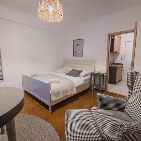 Appartement Vibrant & Cozy - A Colorful Base Bratislava