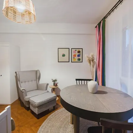 Apartmán Vibrant & Cozy - A Colorful Base Bratislava