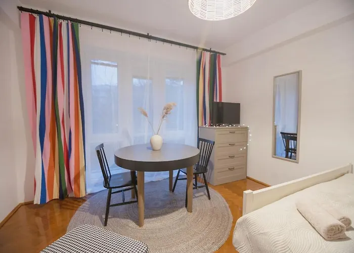 Apartmán Vibrant & Cozy - A Colorful Base Bratislava