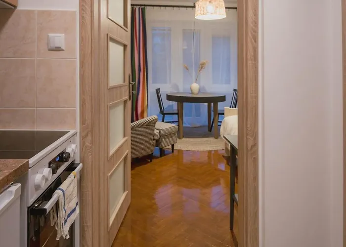 Vibrant & Cozy - A Colorful Base Apartmán Bratislava